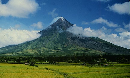 Mayon_gr.jpg (32033 octets)