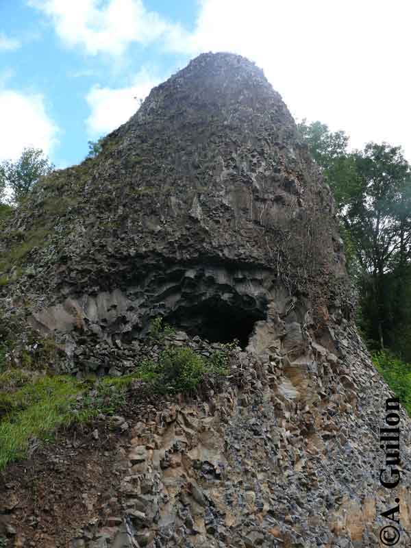 Tunnel de lave forme en pain de sucre